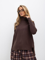 Brązowy damski sweter oversize golf z rozcięciami