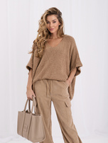 Camelowy damski sweter oversize z dekoltem V