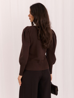Czekoladowy elegancki sweter z bufiastym rękawem