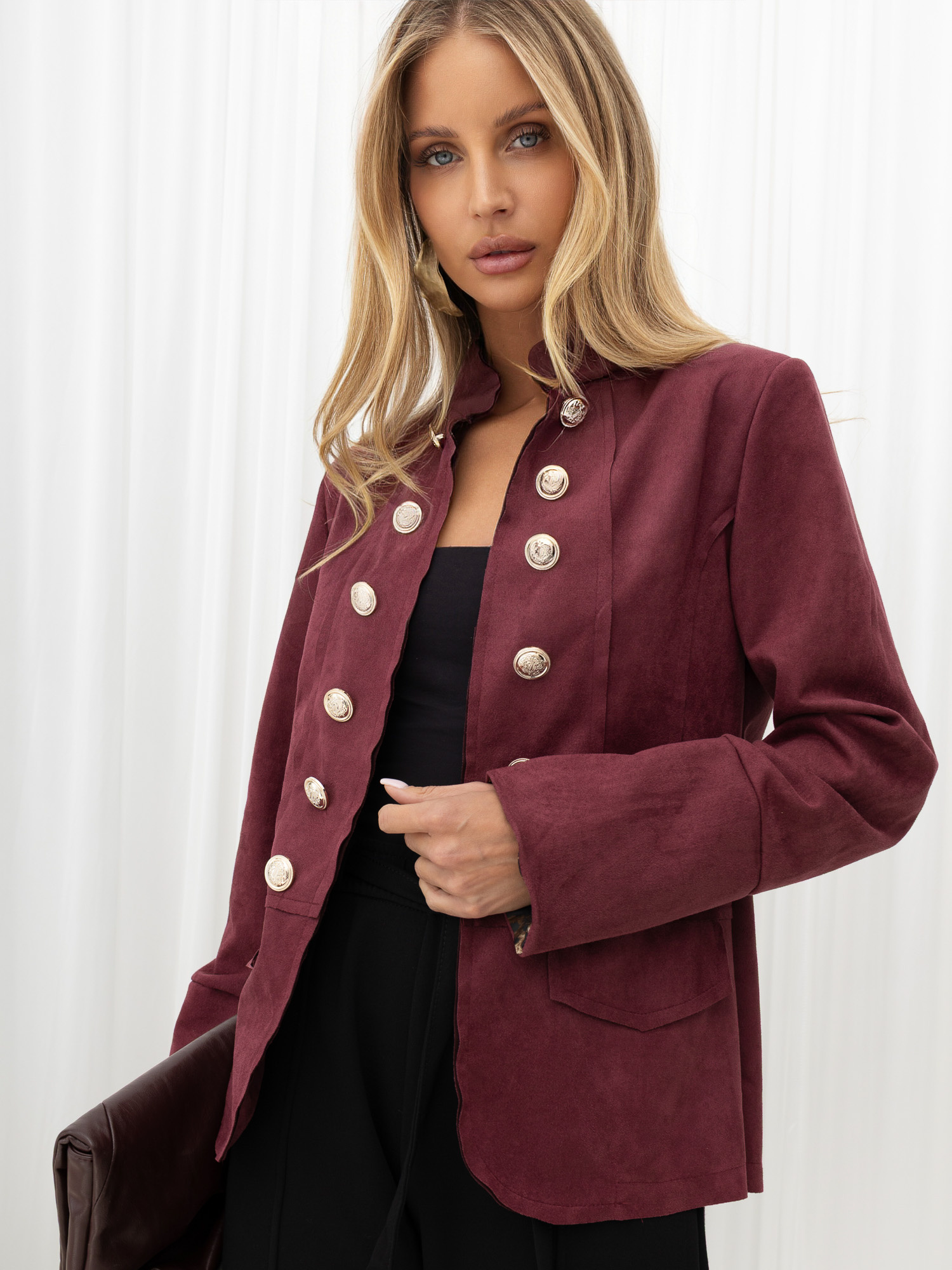 Burgundowa marynarka oficerska w stylu vintage