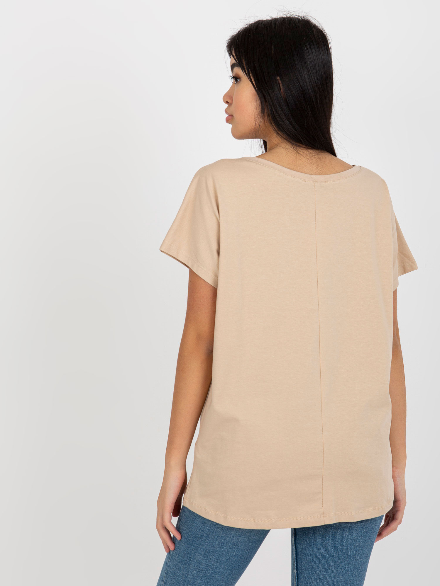 Beżowy luźny t-shirt basic z dekoltem V Emory