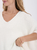 Ecru damski sweter oversize o kroju nietoperza