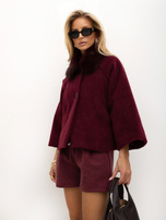 Bordowy trapezowy płaszcz z rękawem kimono