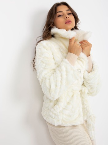 Biała futrzana kurtka zimowa z paskiem wiązanym 